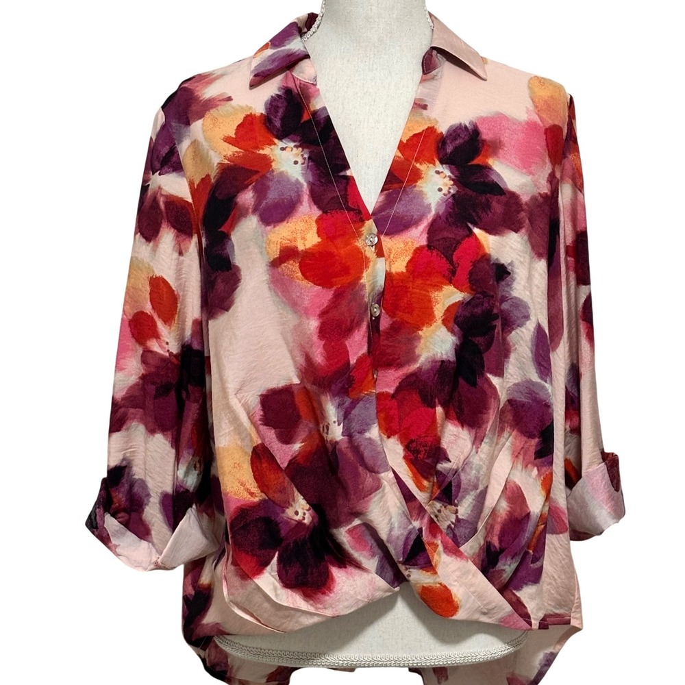 Chenault Blouse - Size Medium Floral V-Neck Twist Front Roll Tab Sleeve Top